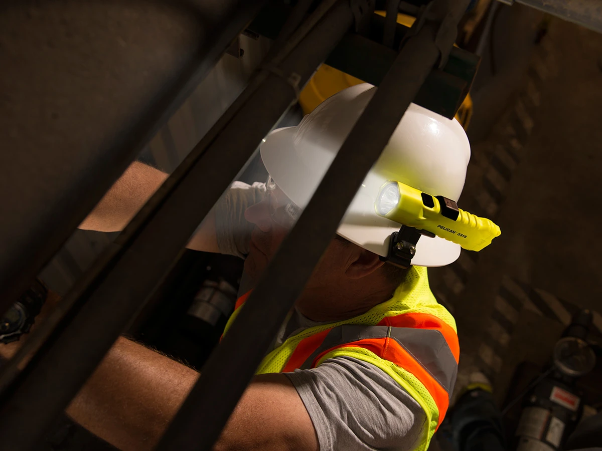 Pelican 3315 LED 3AA Safety Certified Flashlight (160 Lumens) 10 Pelican 3315 LED 3AA Safety Certified Flashlight (160 Lumens) - Image 8