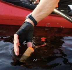 Morakniv Floating Knife - Orange -Outdoor Equipment Store Screenshot 2023 08 11 at 4.15.55 pm