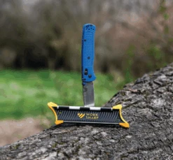 Work Sharp WSGPS Guided Pocket Sharpener -Outdoor Equipment Store WSGPS lifestyle 2